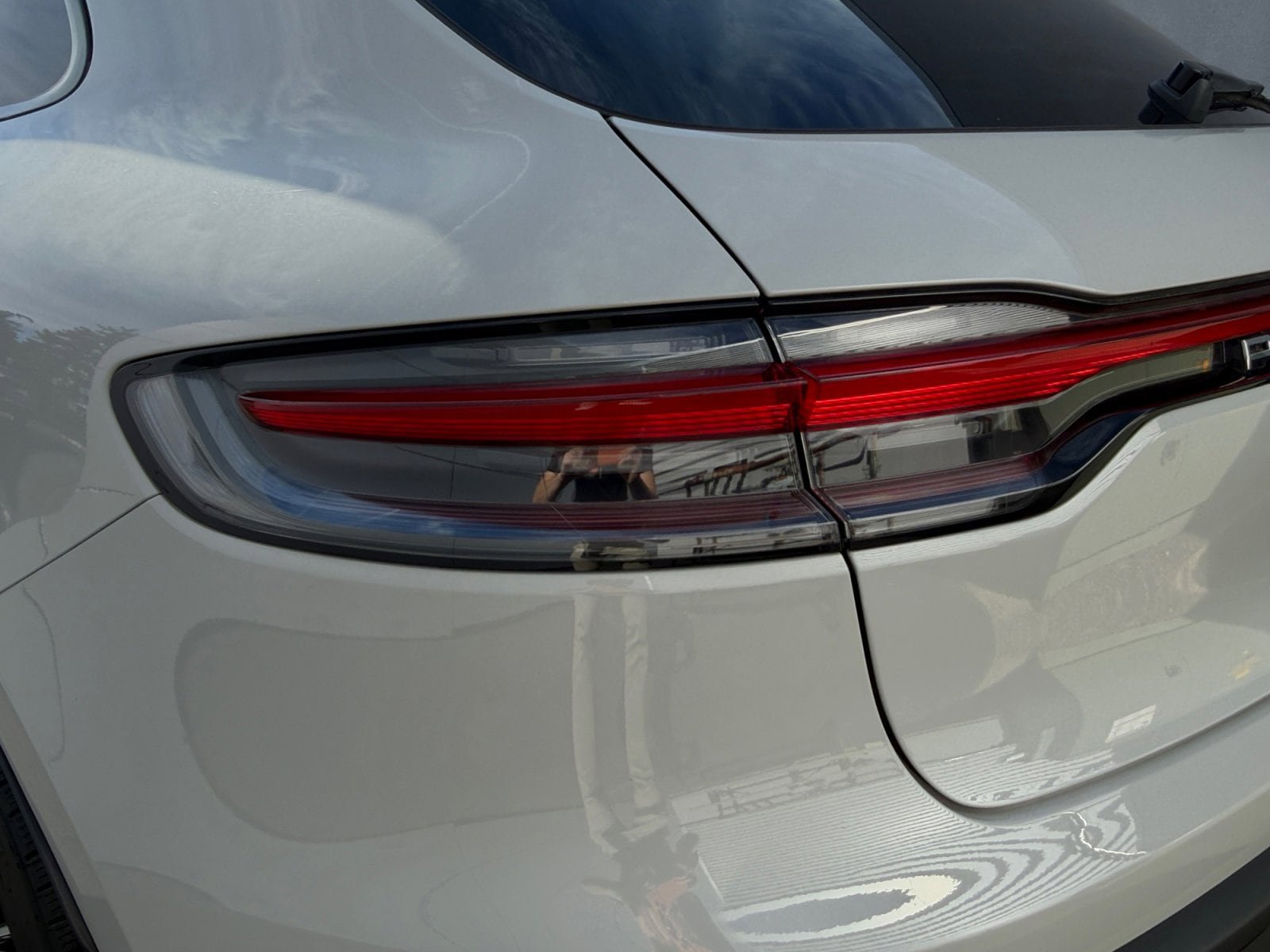 Certified 2025 Porsche Macan S AWD/4WD image 13
