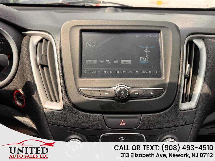 Used 2018 Chevrolet Malibu LS image 15