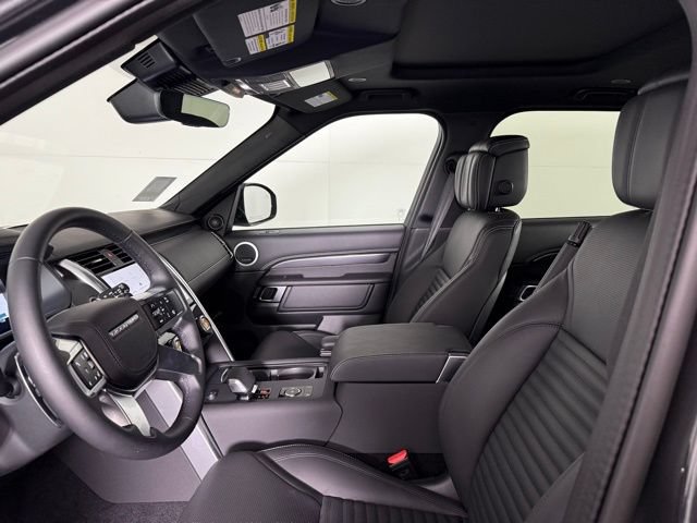 Used 2025 Land Rover Discovery Metropolitan Edition AWD/4WD image 16