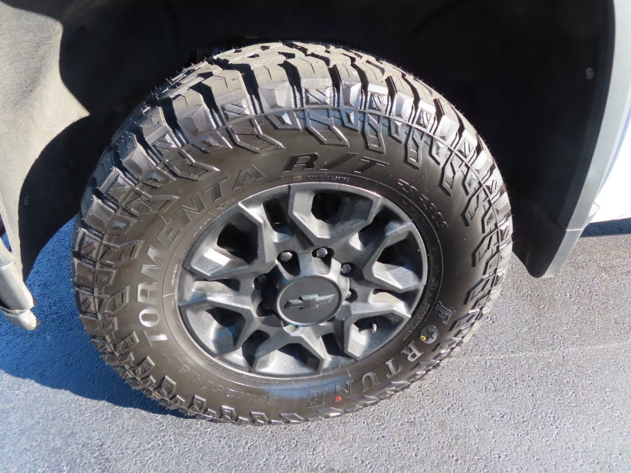 Used 2021 Chevrolet Silverado 2500 LT w/ Z71 Off-Road Package image 11