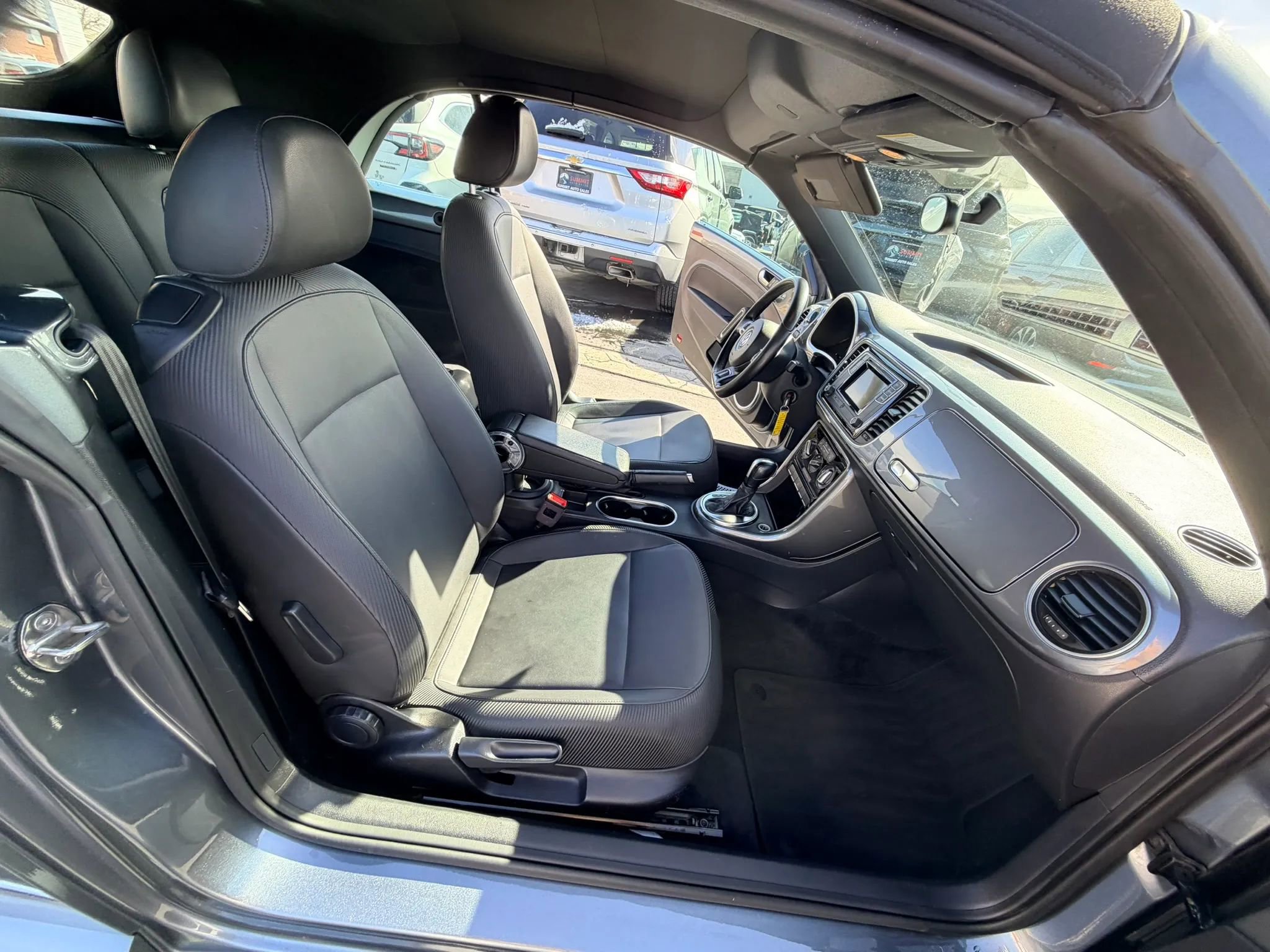 Used 2018 Volkswagen Beetle 2.0T SE image 13