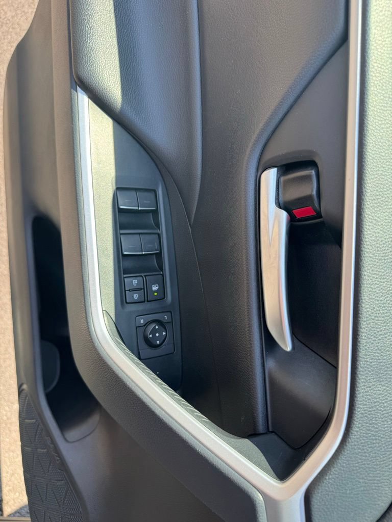 Used 2025 Toyota RAV4 XLE w/ Weather Package AWD/4WD image 18