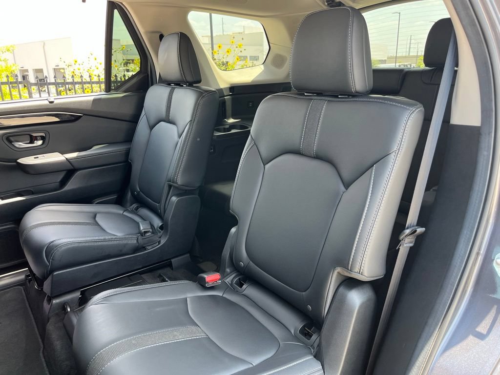 Certified 2025 Honda Pilot Touring image 27