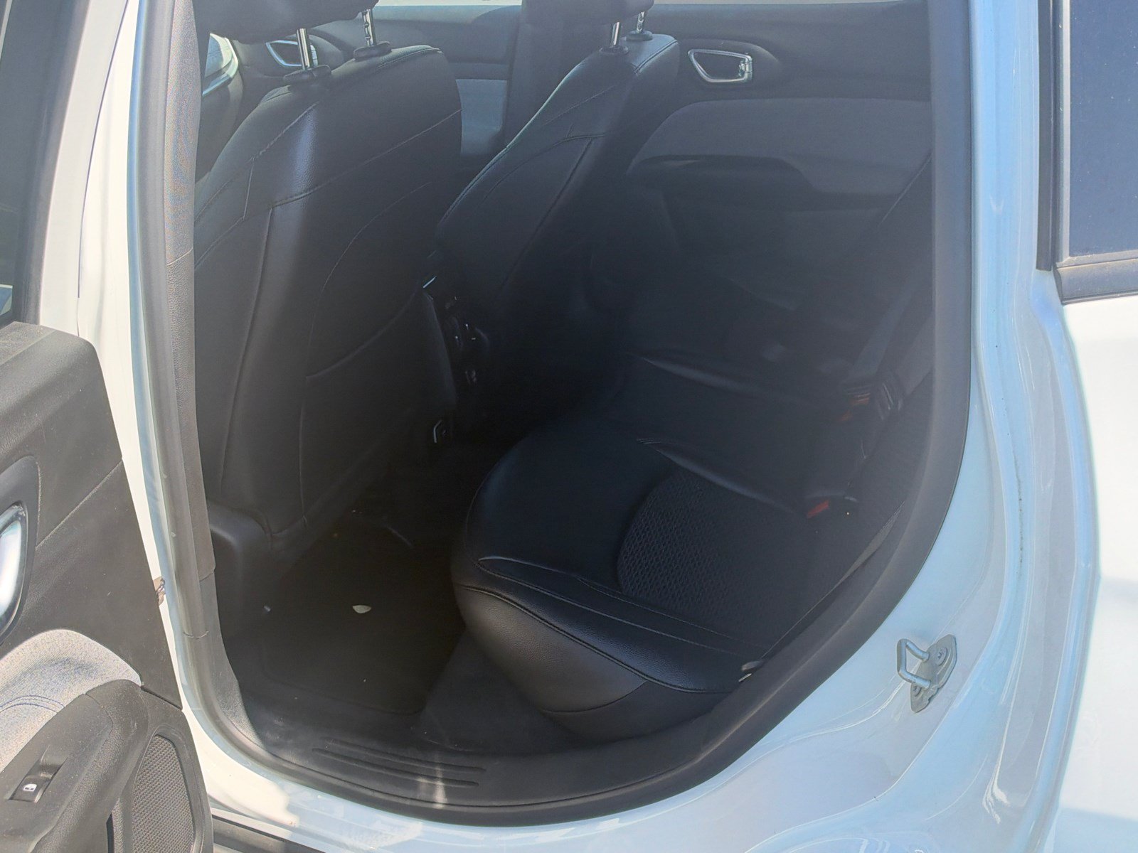 Used 2024 Jeep Compass Latitude AWD/4WD image 20