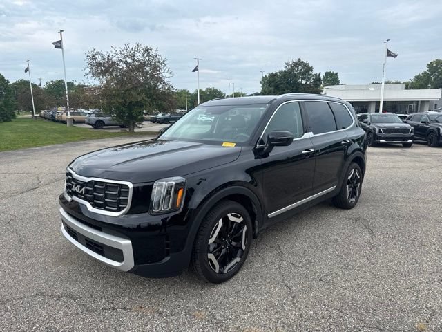Certified 2024 Kia Telluride S w/ S Sunroof Package
