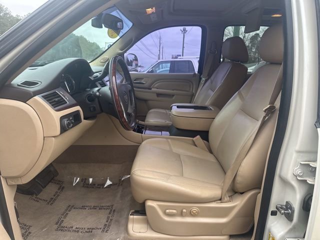 Used 2014 Cadillac Escalade Premium image 16