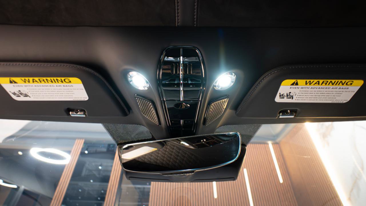 Used 2024 Aston Martin DB12 Coupe RWD image 16