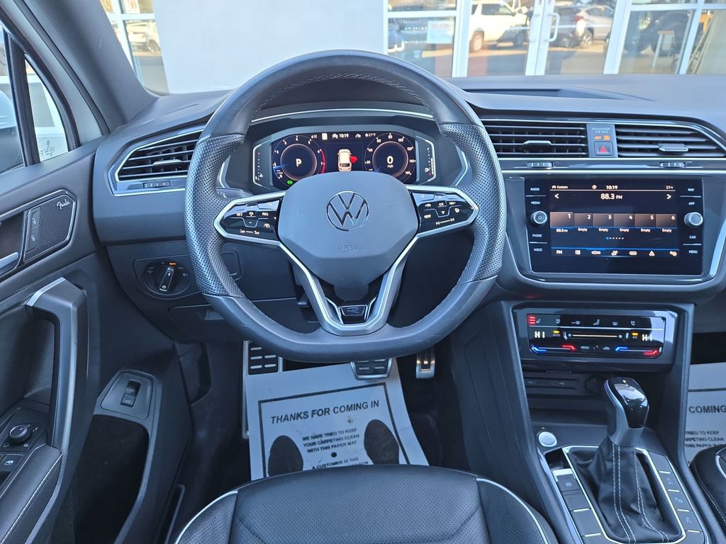 Used 2024 Volkswagen Tiguan SEL R-Line image 19