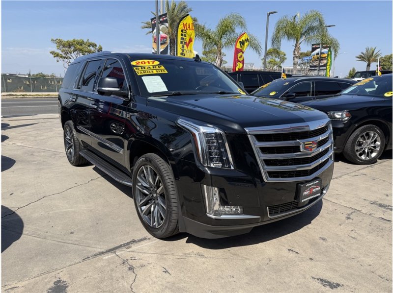 Used 2017 Cadillac Escalade Premium Luxury RWD image 55