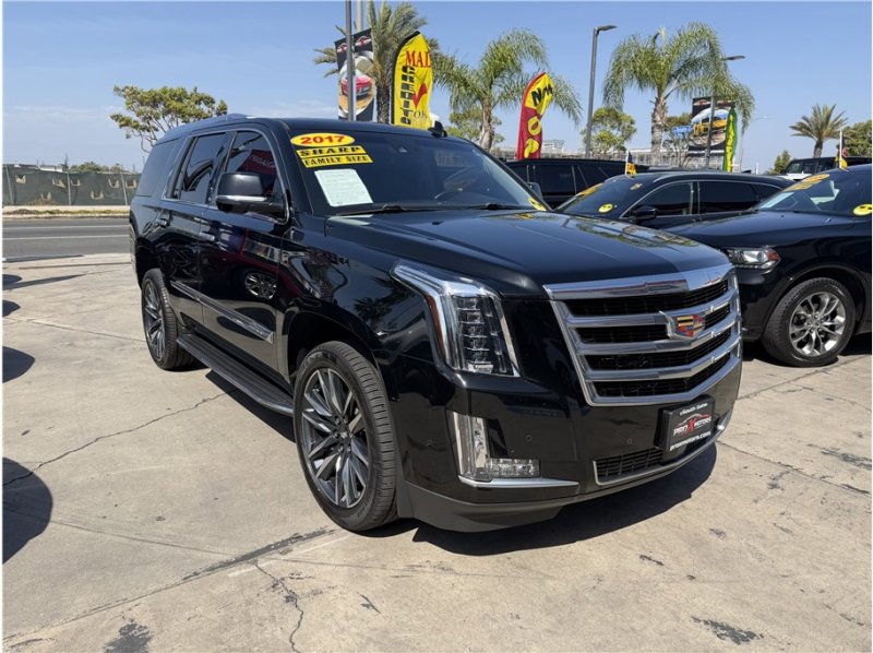 Used 2017 Cadillac Escalade Premium Luxury RWD image 55
