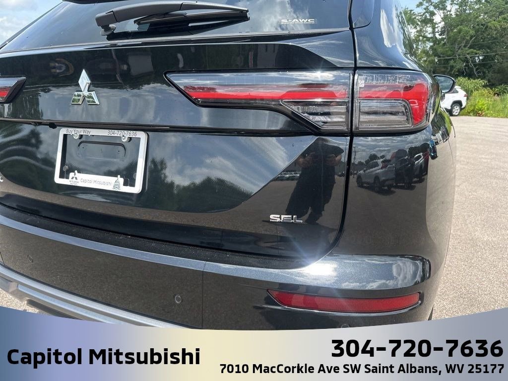 New 2025 Mitsubishi Outlander SEL image 13