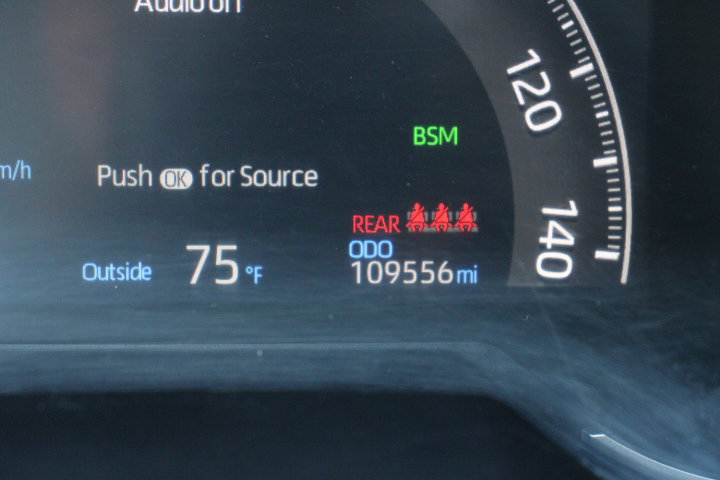 Used 2023 Toyota RAV4 XLE Premium FWD image 28