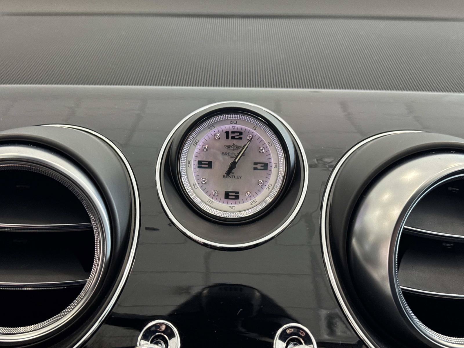 Used 2020 Bentley Bentayga Design Series AWD/4WD image 19