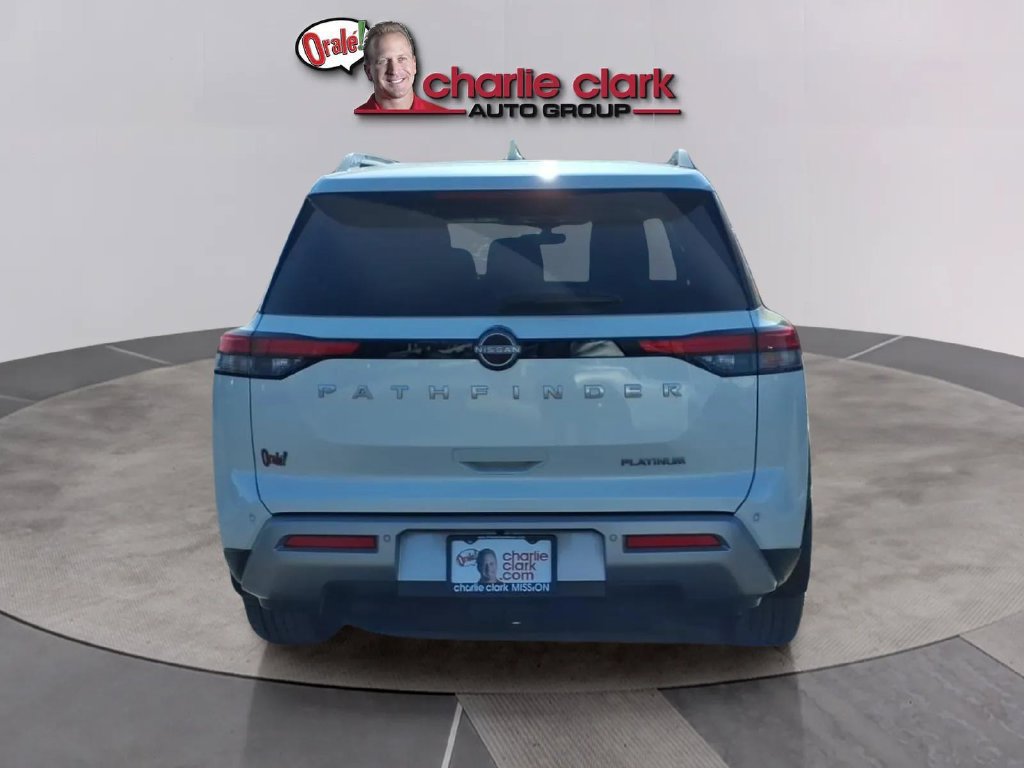 Used 2023 Nissan Pathfinder Platinum FWD image 4