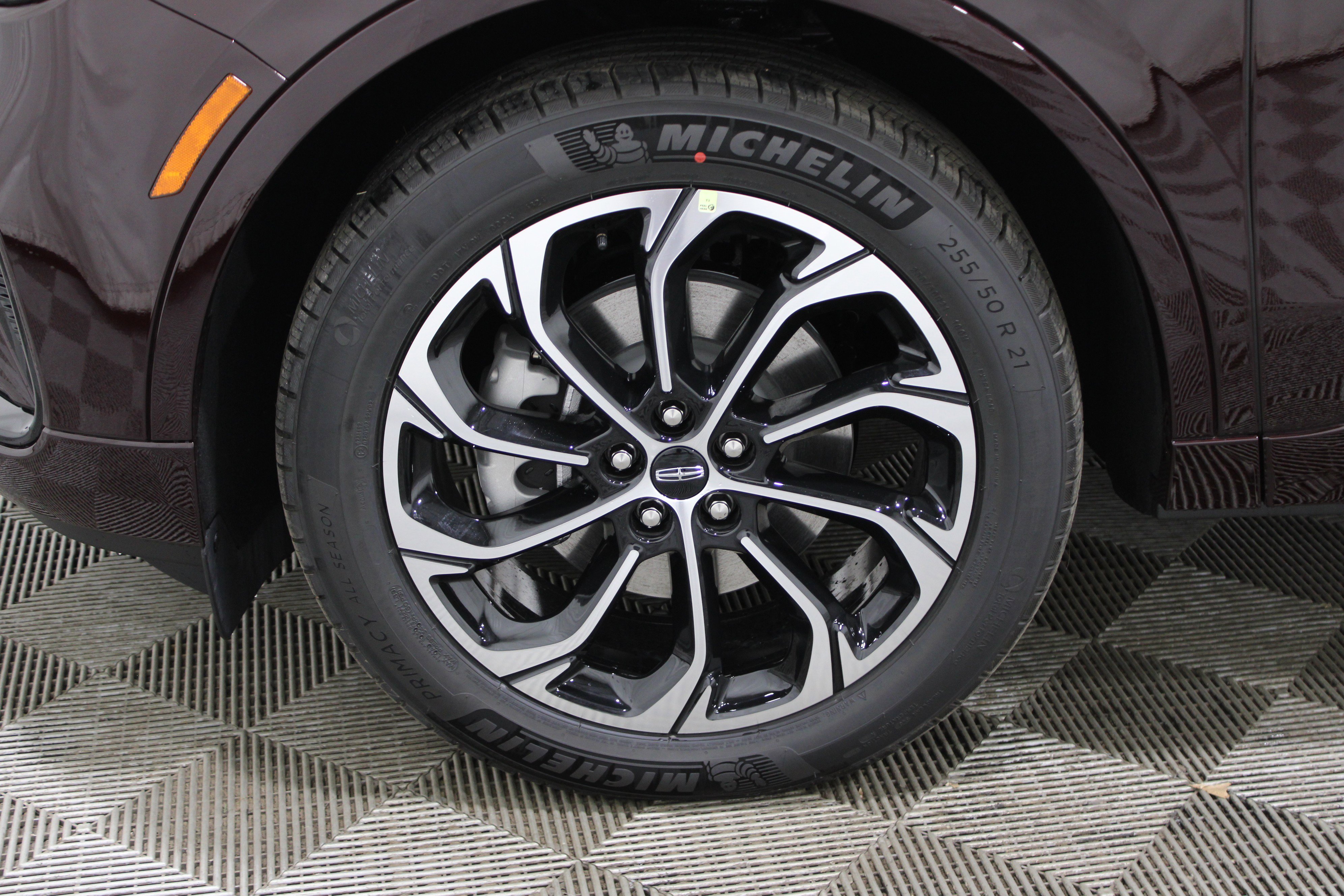 Used 2025 Lincoln Nautilus Reserve AWD/4WD image 31