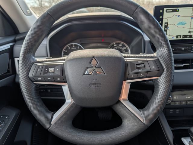 New 2026 Mitsubishi Outlander ES AWD/4WD image 8