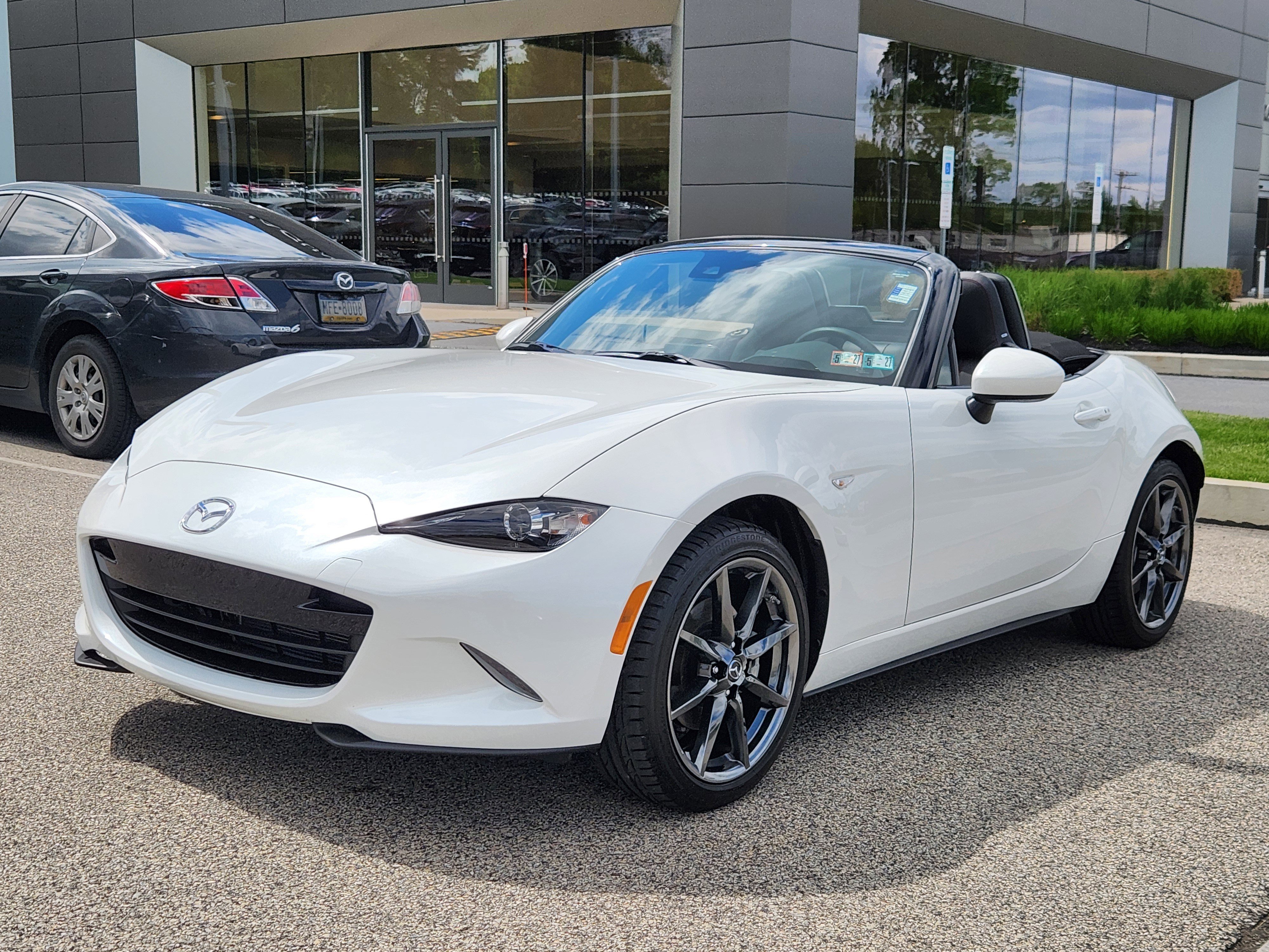 Used 2019 MAZDA MX-5 Miata Grand Touring RWD image 8