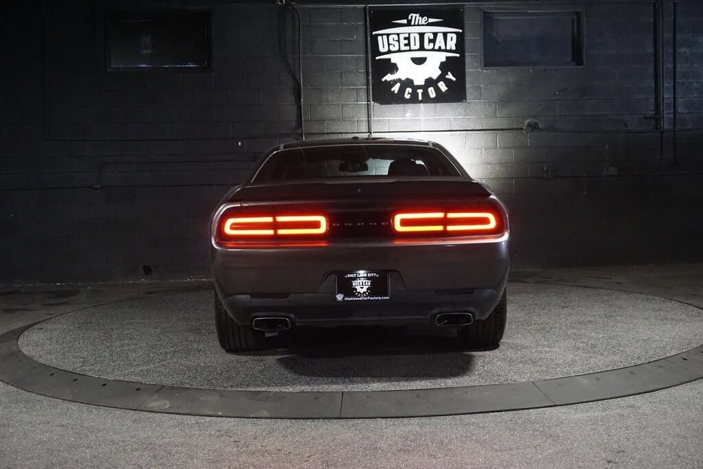 Used 2018 Dodge Challenger R/T w/ Blacktop Package RWD image 8