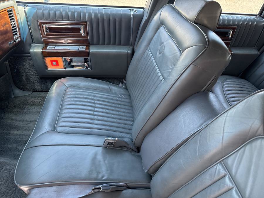 Used 1989 Cadillac Brougham RWD image 18