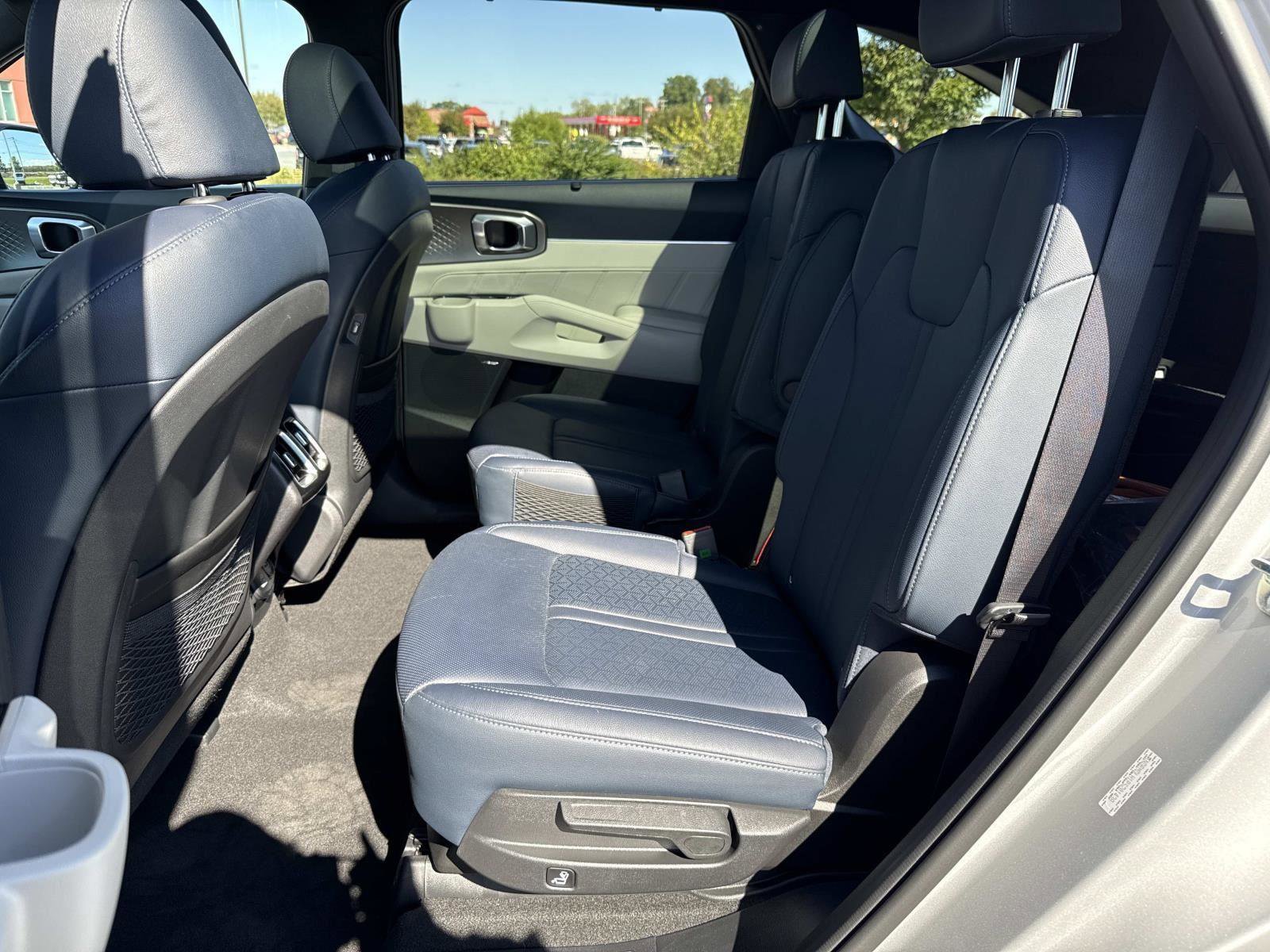 Used 2023 Kia Sorento SX Prestige image 22