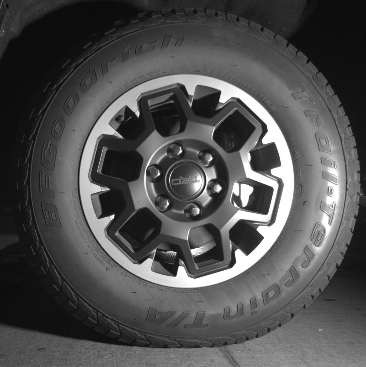 Used 2025 Toyota Tacoma TRD Off-Road image 12