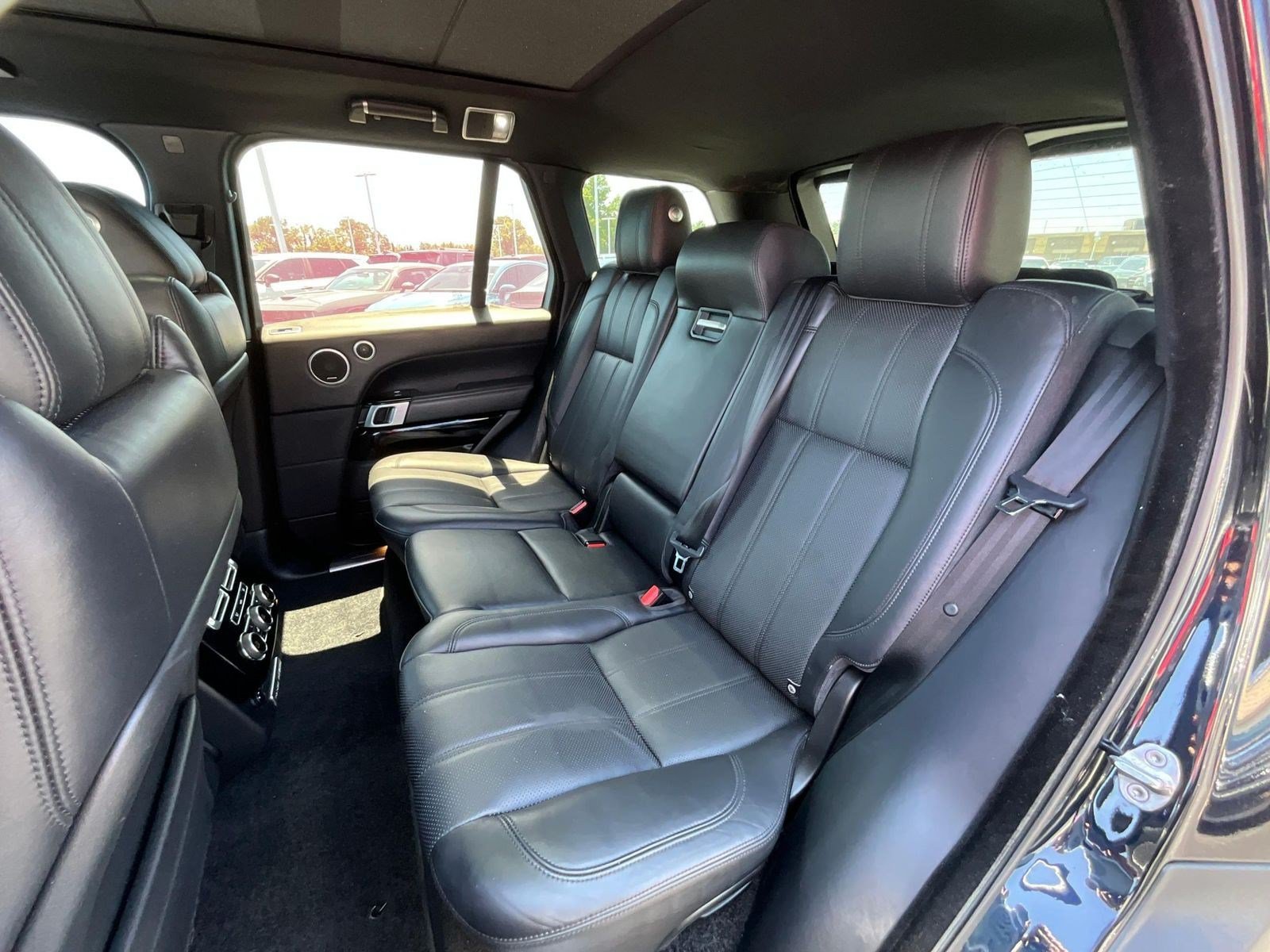 Used 2015 Land Rover Range Rover Supercharged AWD/4WD image 20