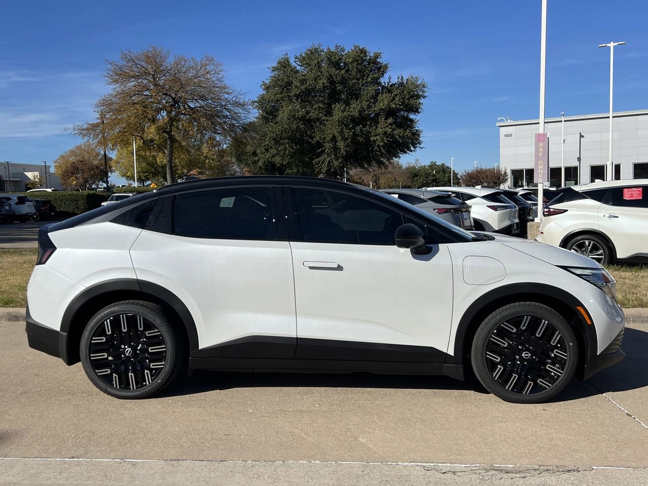 New 2026 Nissan Leaf Platinum+ w/ Cargo Package (Platinum+) image 3