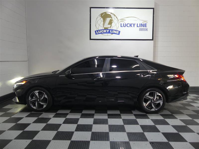 Used 2022 Hyundai Elantra Limited image 7