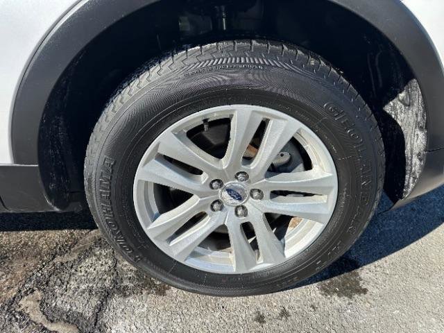 Used 2019 Ford Explorer XLT w/ Equipment Group 202A image 14