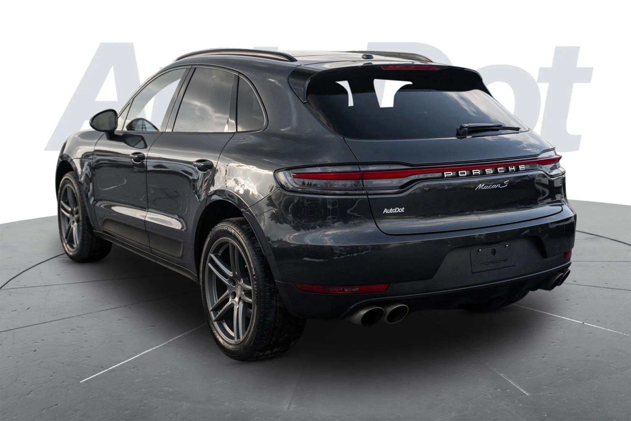 Used 2020 Porsche Macan S image 2