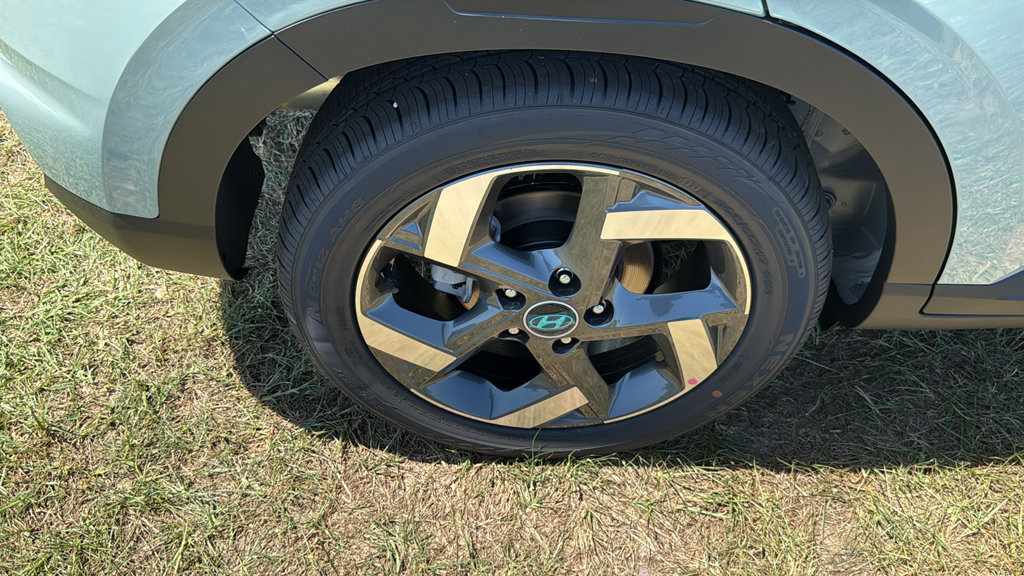 New 2026 Hyundai Venue SEL FWD image 9