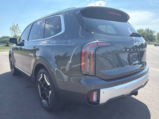 Used 2024 Kia Telluride EX w/ EX Captain's Chair Package AWD/4WD image 14