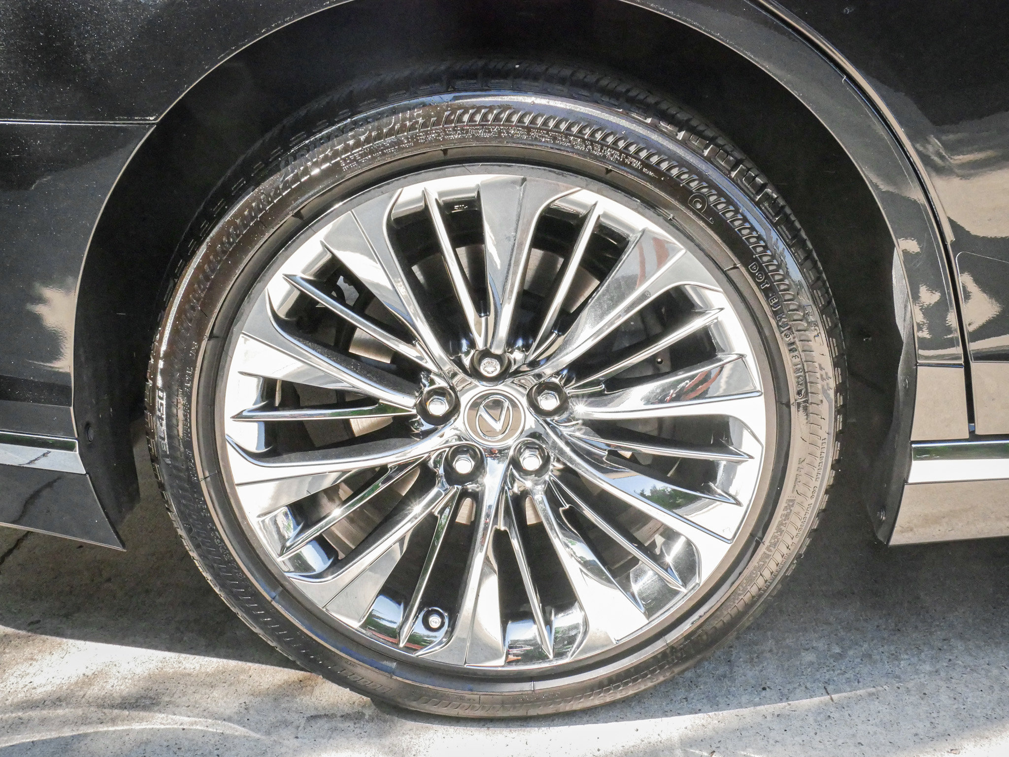 Used 2023 Lexus LS 500 AWD w/ Interior Upgrade Package image 13