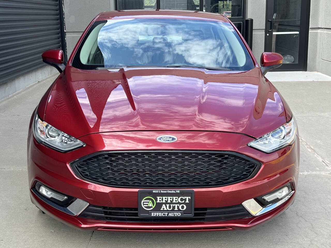 Used 2017 Ford Fusion SE FWD image 4