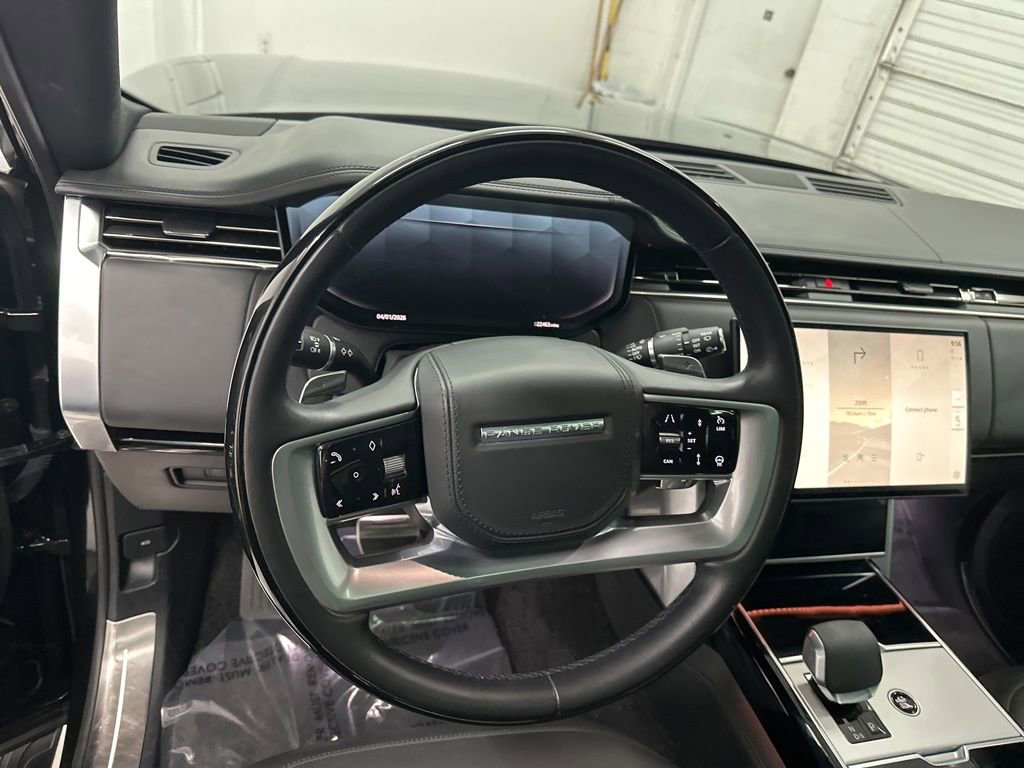 Used 2025 Land Rover Range Rover Long Wheelbase SE image 10