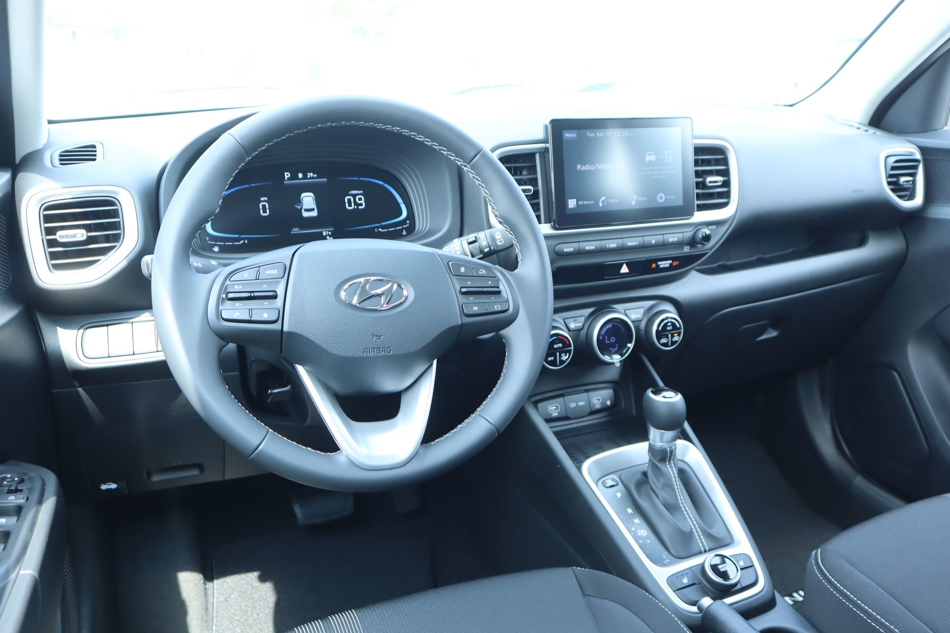 New 2026 Hyundai Venue SEL FWD image 2
