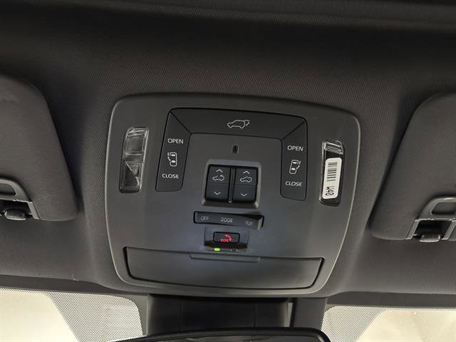 Used 2024 Toyota Sienna Platinum image 14