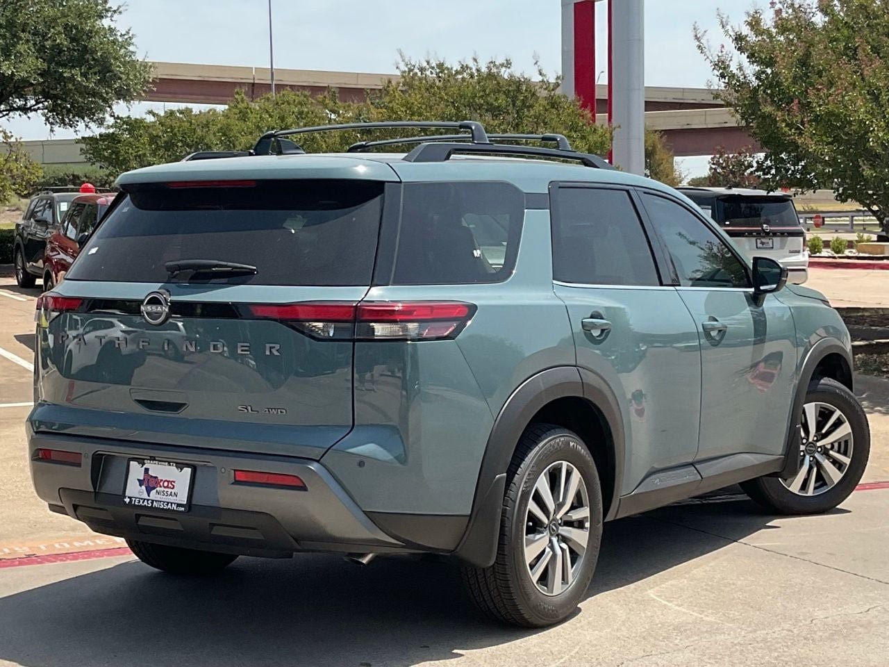 New 2026 Nissan Pathfinder SL AWD/4WD image 4