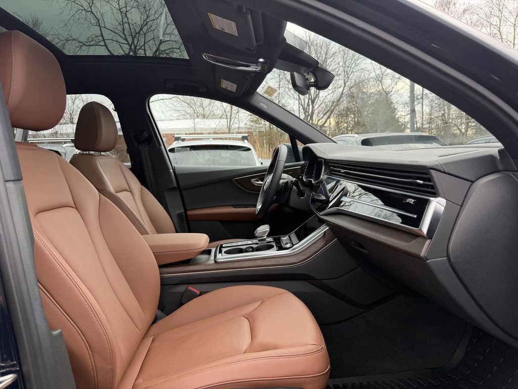 Used 2025 Audi Q7 3.0T Premium image 17