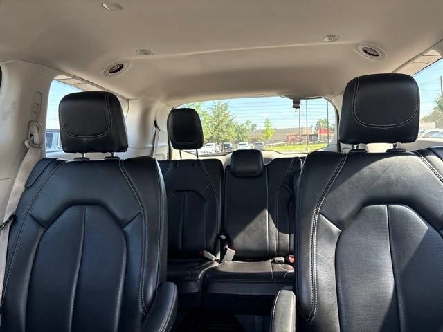 Used 2023 Chrysler Pacifica Touring-L FWD image 36