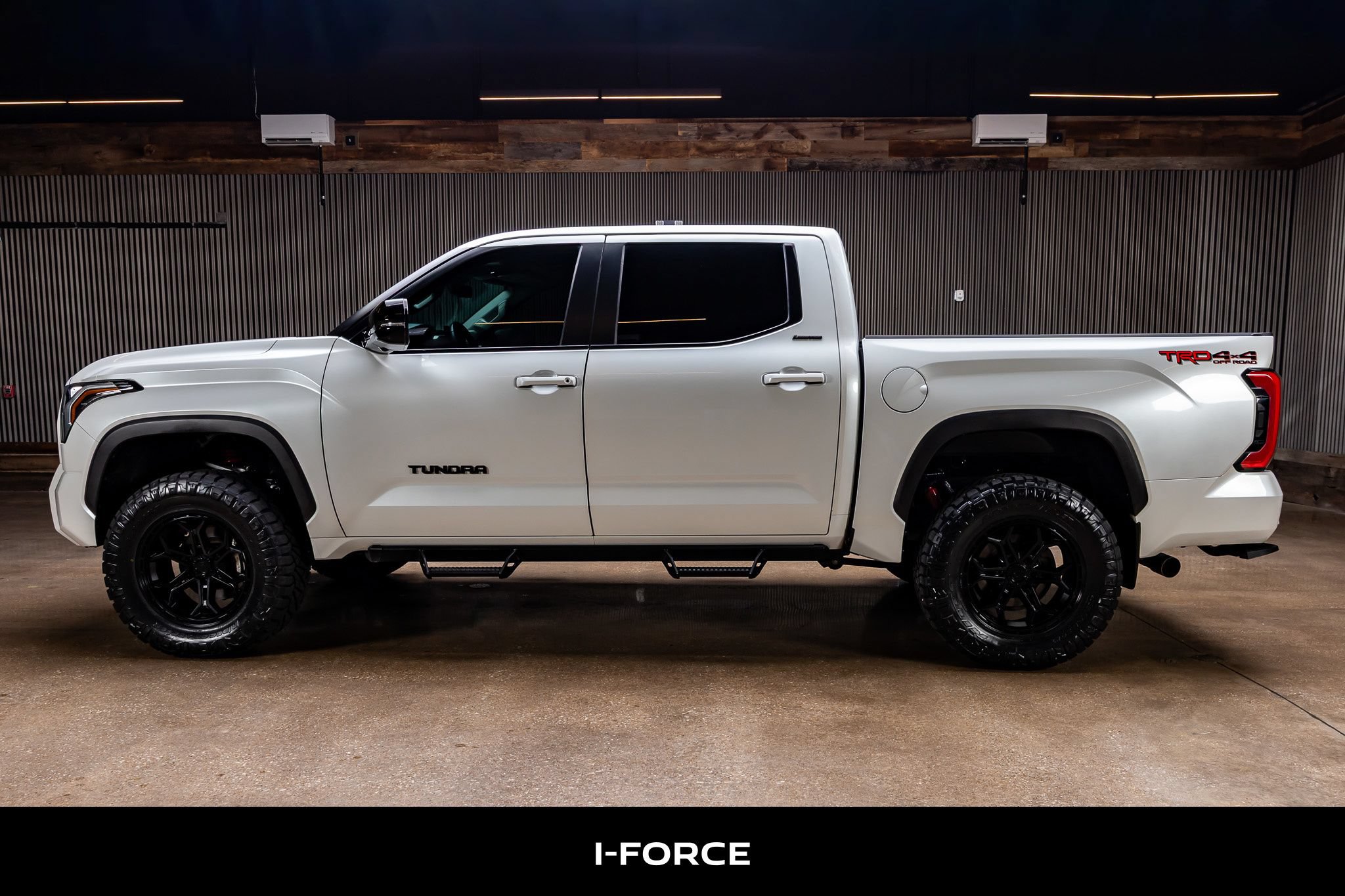 Used 2024 Toyota Tundra Limited AWD/4WD image 6