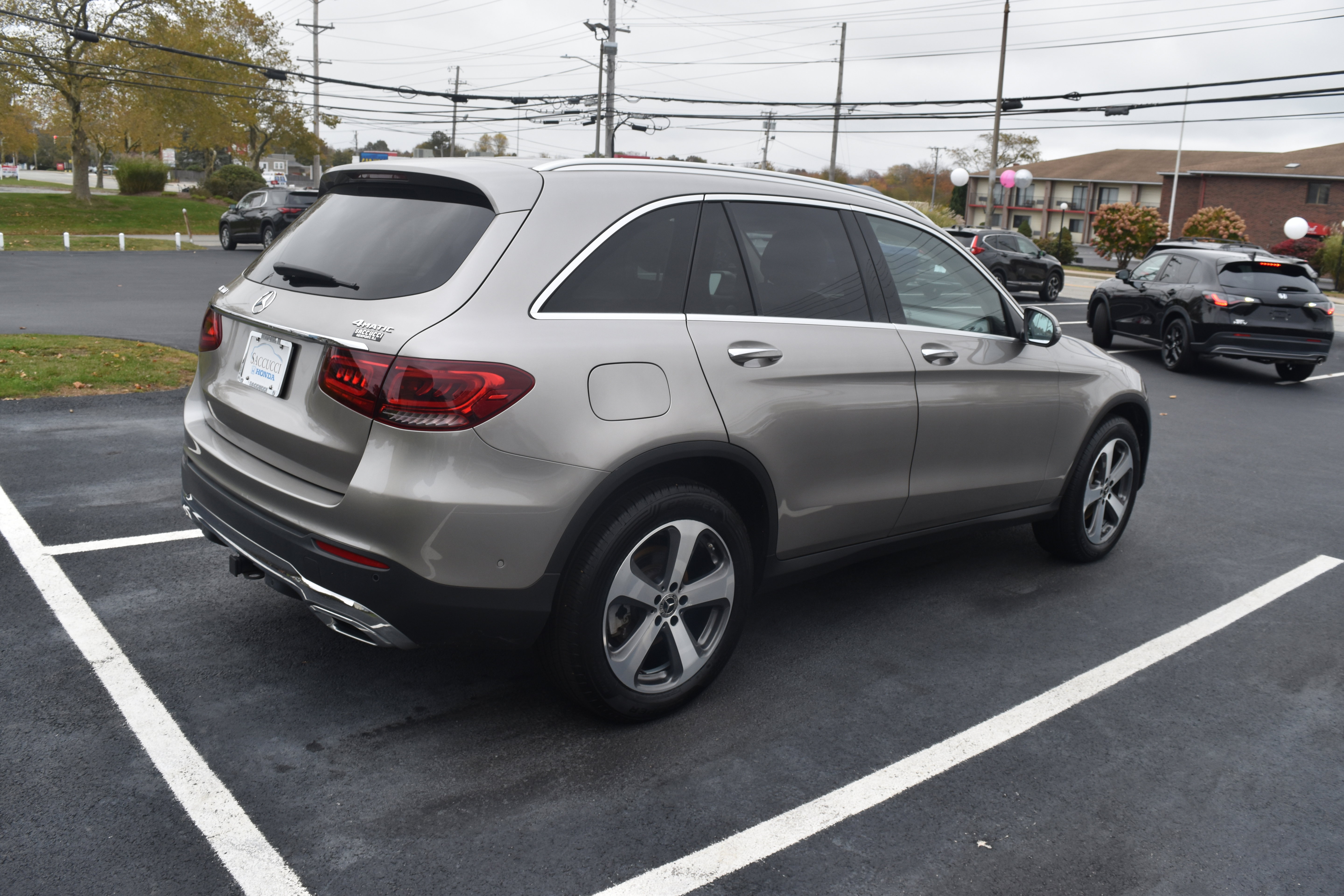 Used 2021 Mercedes-Benz GLC 300 4MATIC image 3
