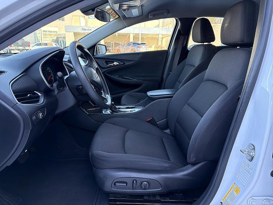 Used 2023 Chevrolet Malibu LT image 11