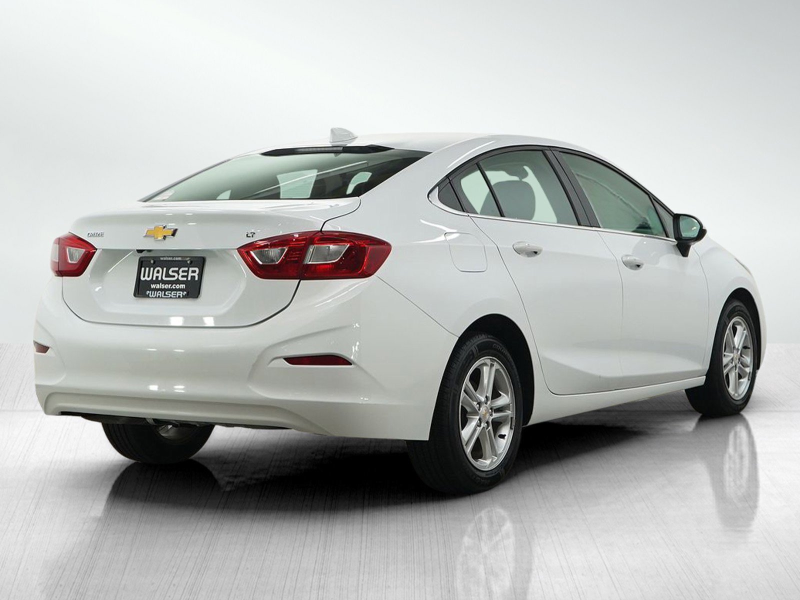 Used 2017 Chevrolet Cruze LT w/ Convenience Package FWD image 5