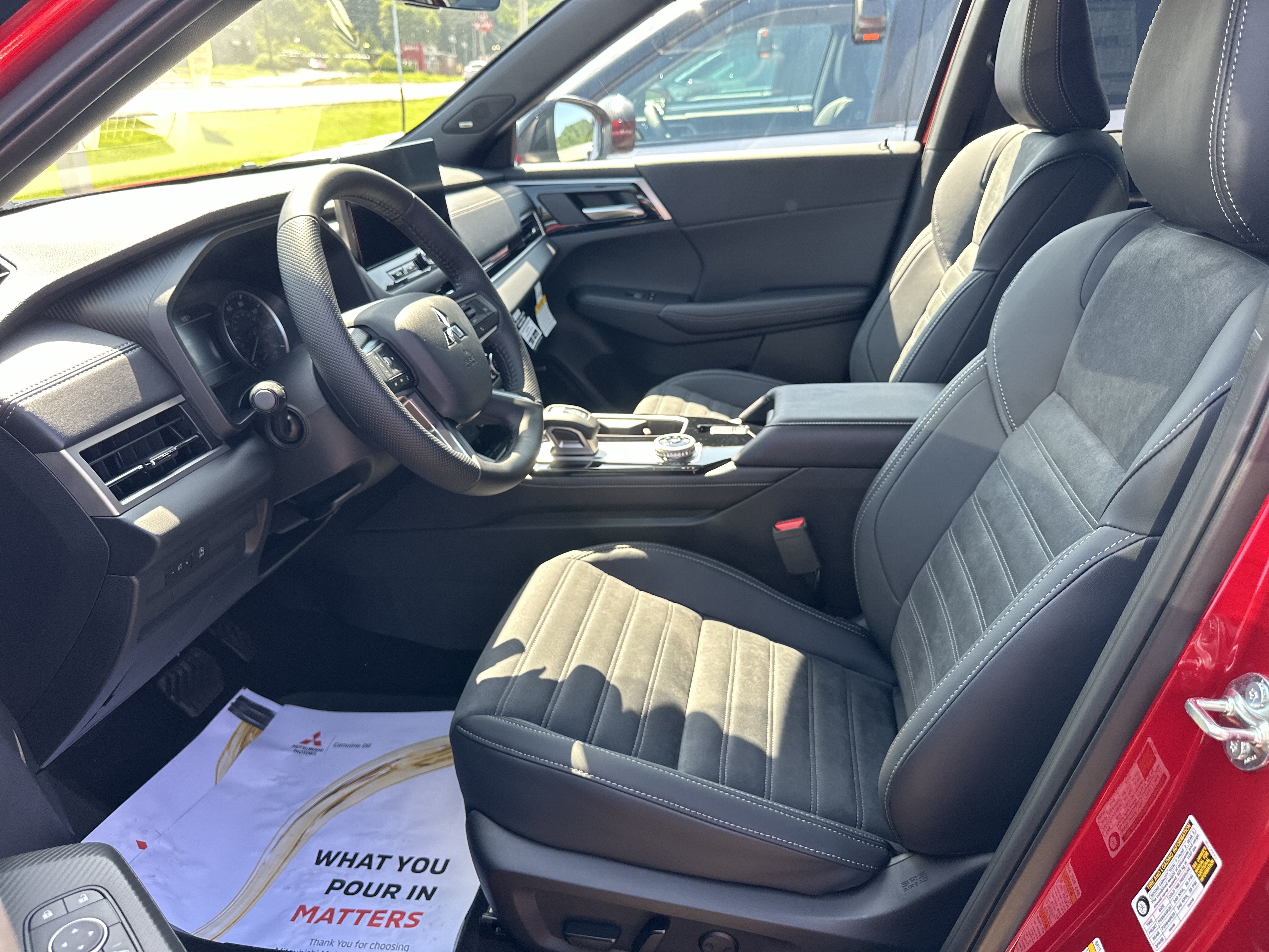 New 2026 Mitsubishi Outlander LE AWD/4WD image 19