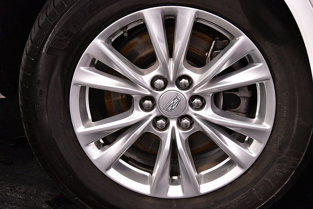 Used 2024 Cadillac XT6 Luxury w/ LPO, Floor Liner Package image 9