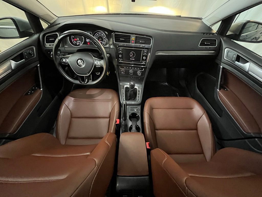 Used 2019 Volkswagen Golf Alltrack S image 13