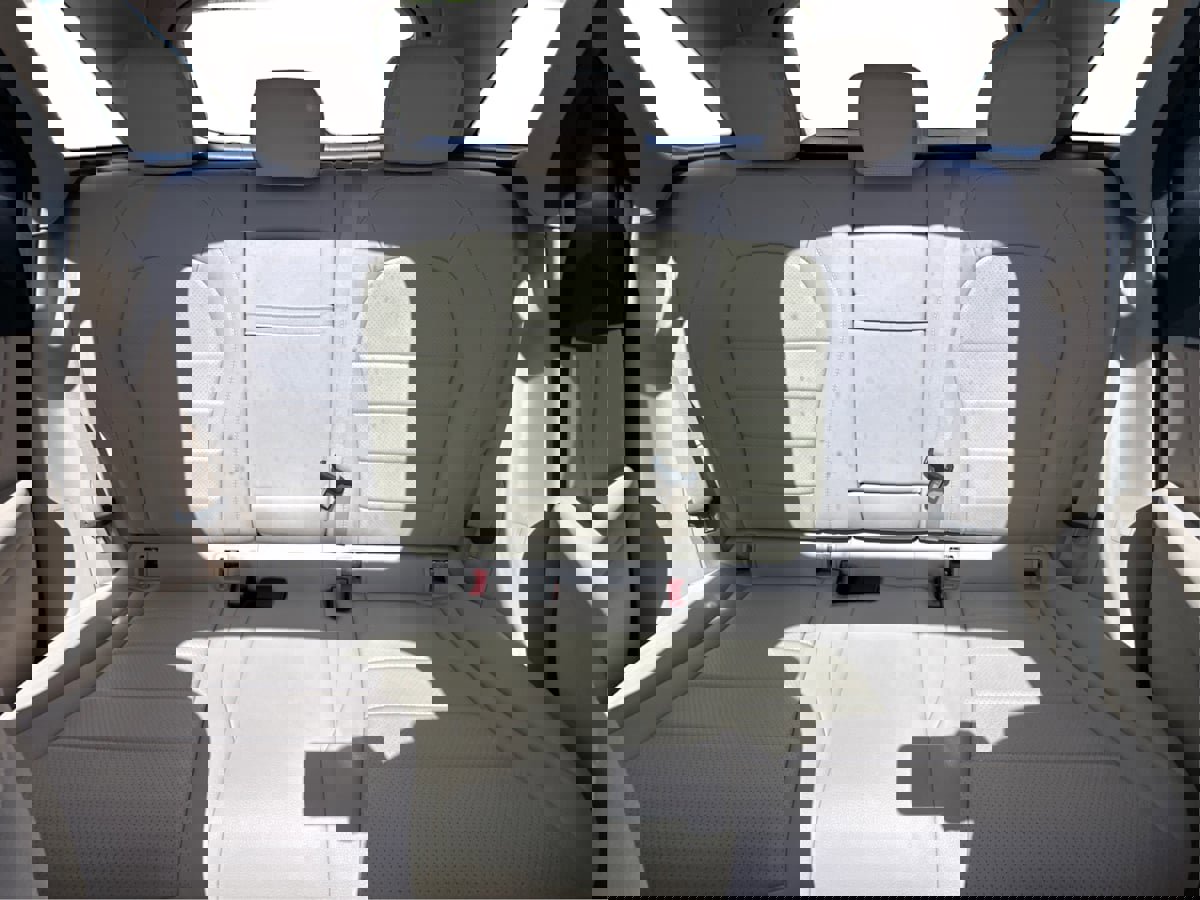 Used 2020 Mercedes-Benz GLC 300 4MATIC w/ Premium Package image 22