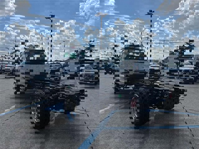 New 2025 Ford F550 4x4 Regular Cab Super Duty image 5