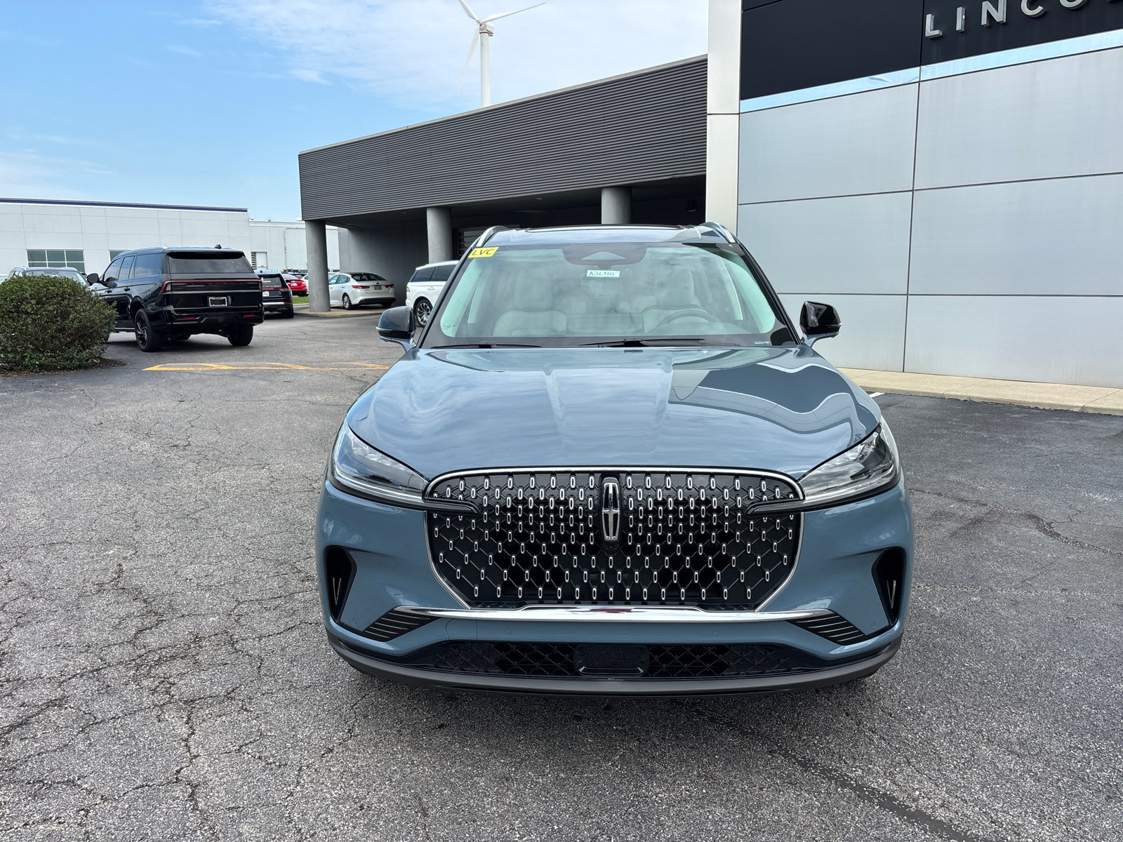 New 2026 Lincoln Aviator AWD image 2